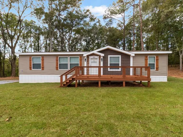 5843 County Road 33, Skipperville, AL 36374