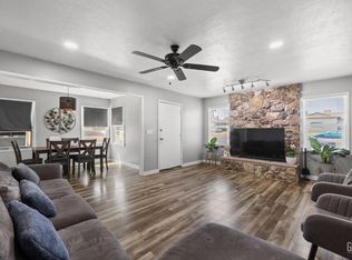 321 Circle Dr, Bakersfield, CA 93308