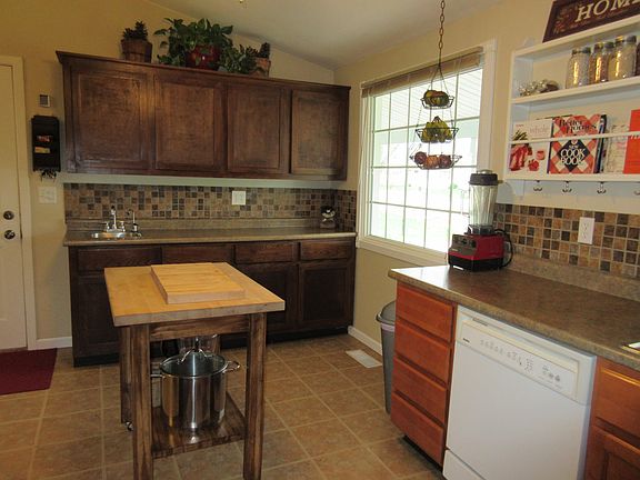 4th image of 122 Morningside Dr