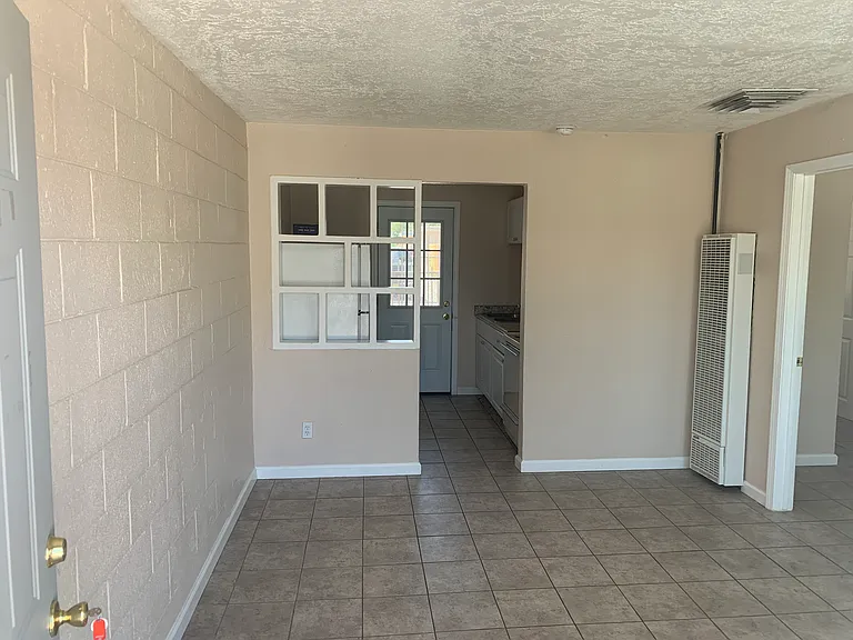 Updated 1 Bedroom Courtyard Apartment with Yard in South UNM — Photo 6