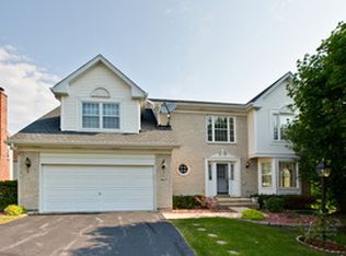 1627 McCormack Dr, Hoffman Estates, IL 60169