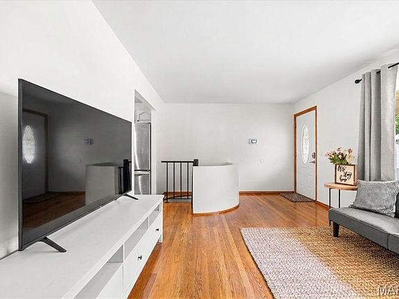 4th image of 309 Dogwood Ln