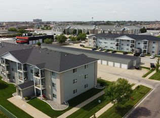 Green on 10th, Fargo, ND 58103