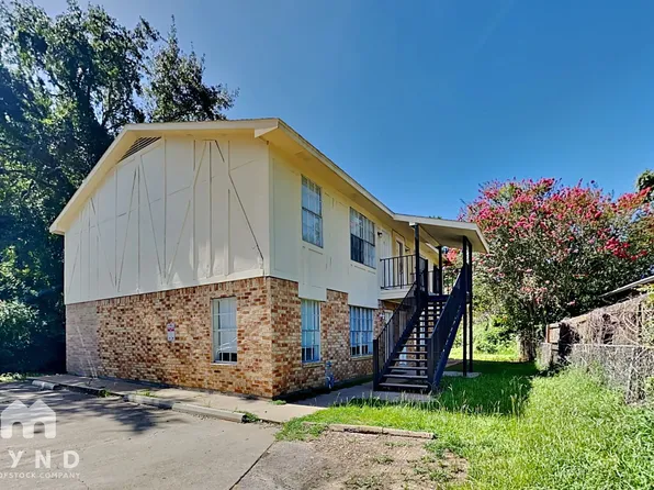 2000 Randle St #D, Hempstead, TX 77445
