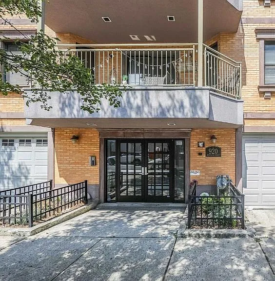 920 Jefferson St #303 — Photo 17