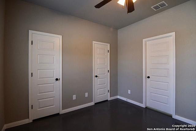 1st image of 913 E Seideman St #913