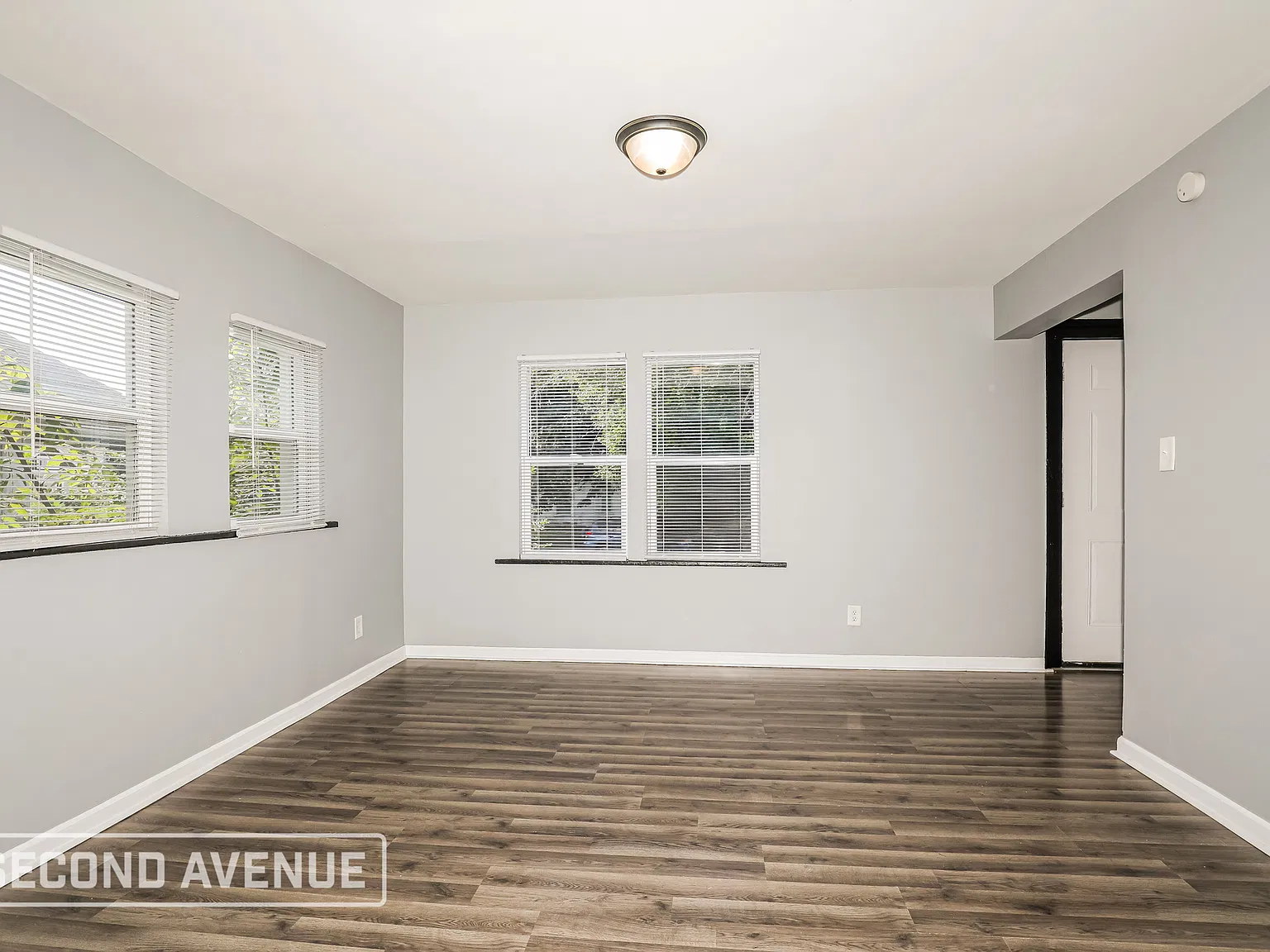 3 bed, 1.5 bath, 1234 sqft, $1,169 — Photo 3