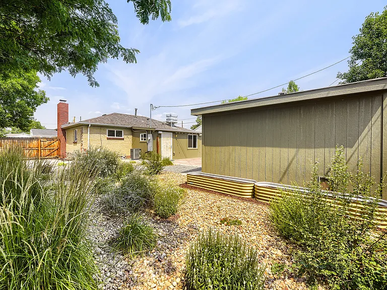 1326 S Clay St — Photo 26