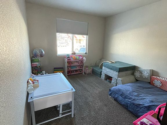 4th image of 2840 Pictor St
