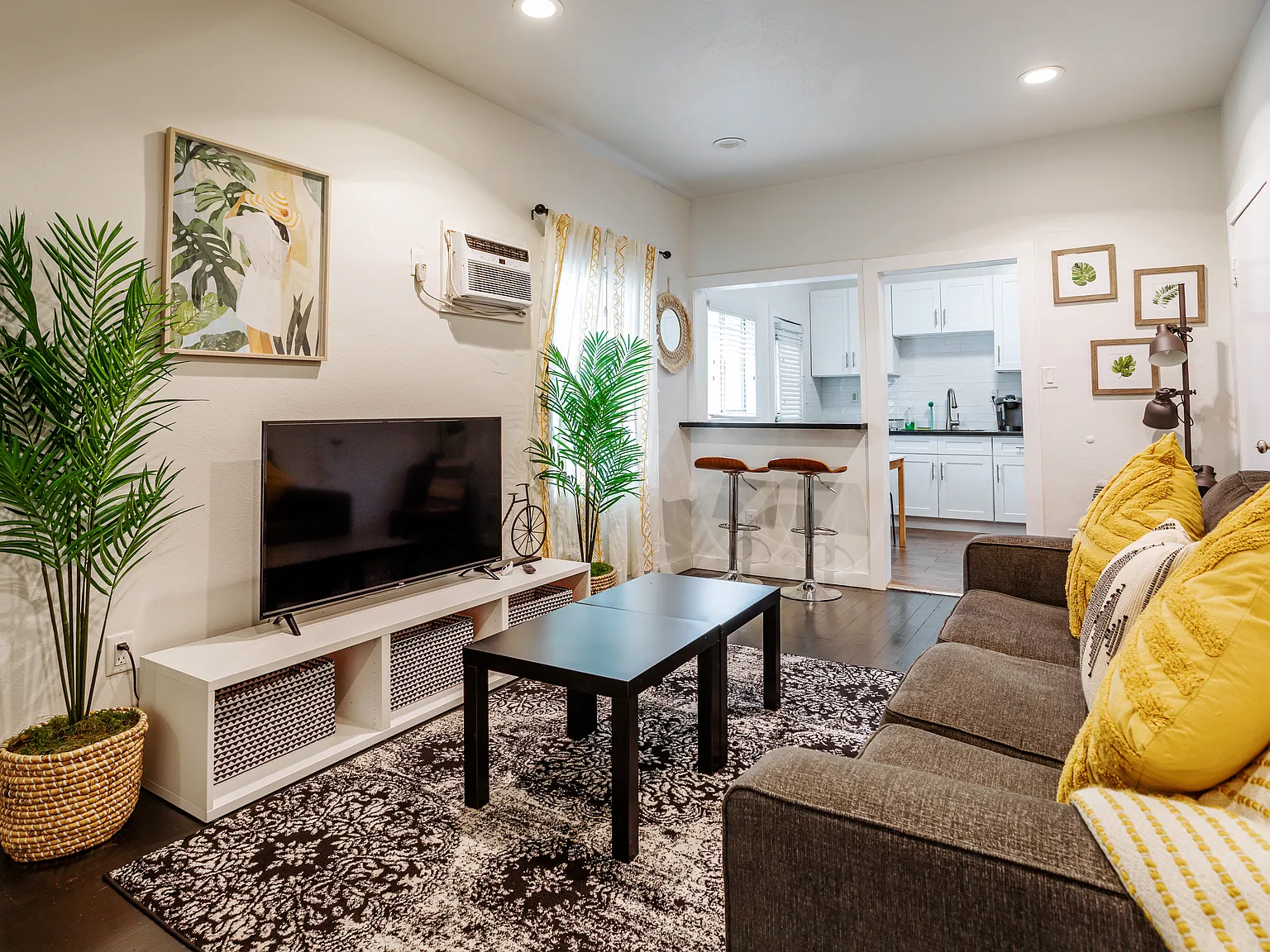 1 bed, 650 sqft, $3,300 — Photo 2