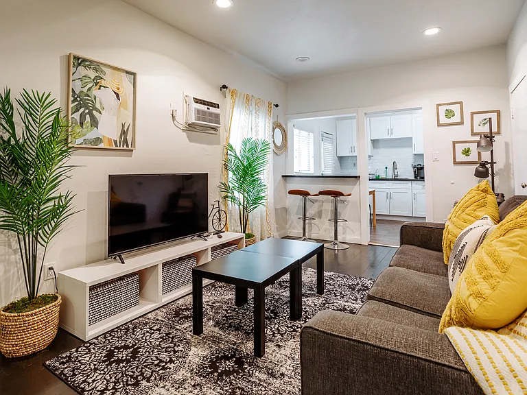 1806 Washington Way #A — Photo 2