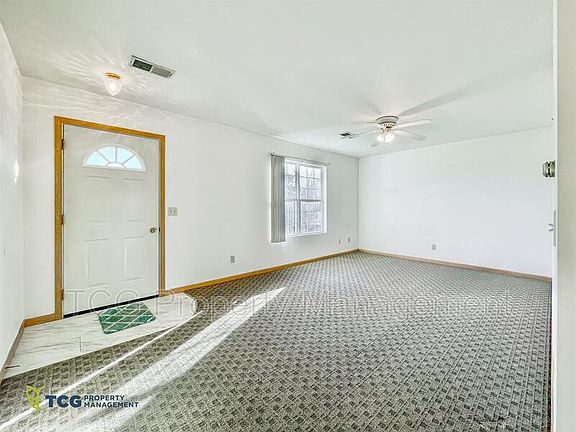 5th image of 2127 Fox Hill Ln