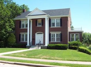 1911 Hayselton Dr, Jefferson City, MO 65109