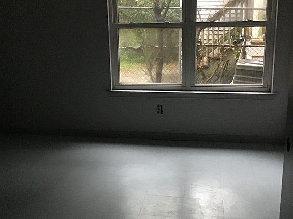 5th image of 2909 Llewellyn Ave #9307306