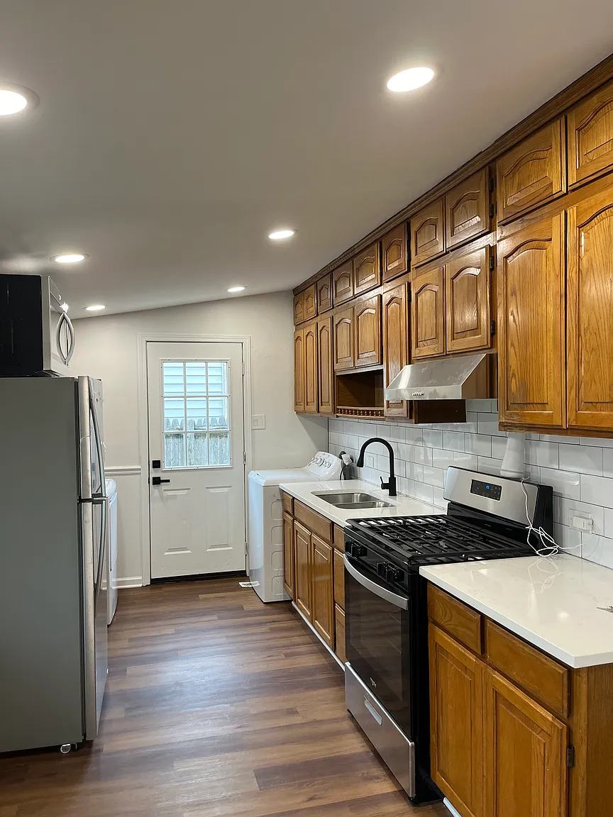 211 Durham Dr photo 1