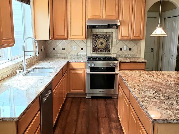 2nd image of 13685 NE 203rd St