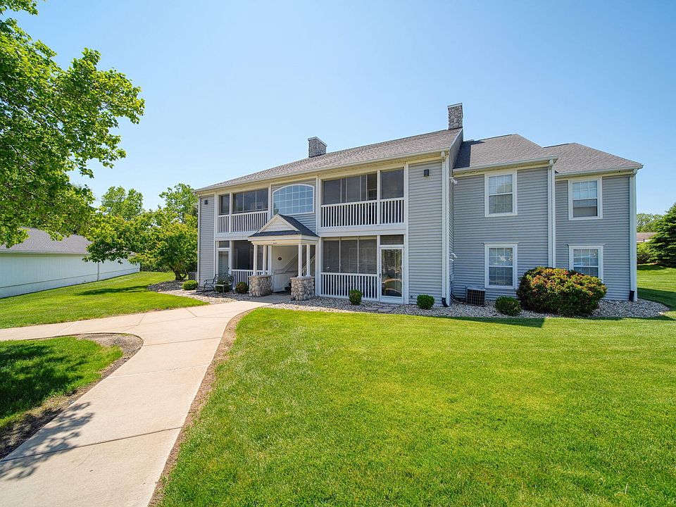 1st image of 822 W Barrington Cir