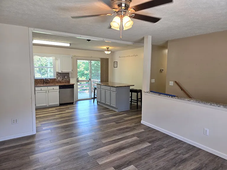 273 Woodbridge Dr — Photo 8