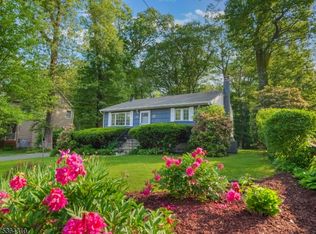 23 Felter Pl, Lake Hopatcong, NJ 07849