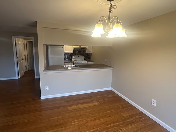 5th image of 45 Denrose Dr APT 4