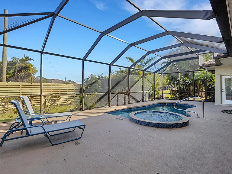 4801 Edgemont Ct — Photo 48