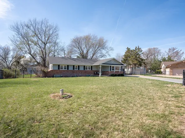 11228 W Valley Hi Ct, Wichita, KS 67209