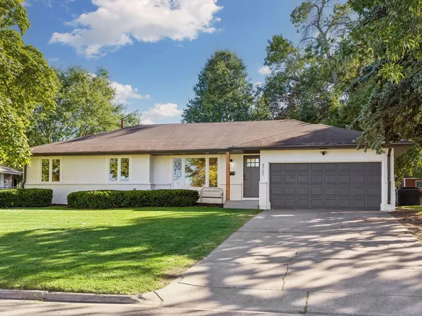 4721 School Rd, Edina, MN 55424