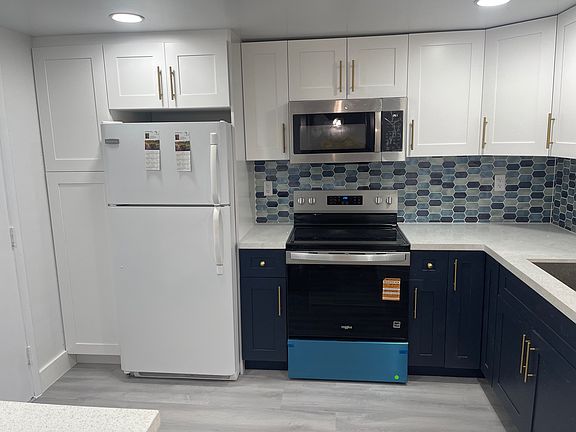 3rd image of 9175 SW 77th Ave APT 306