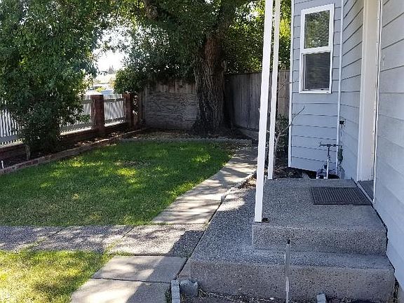 4th image of 591 Hurlingame Ave