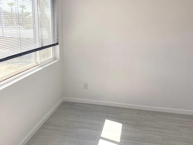 13967 Julian Dr — Photo 3