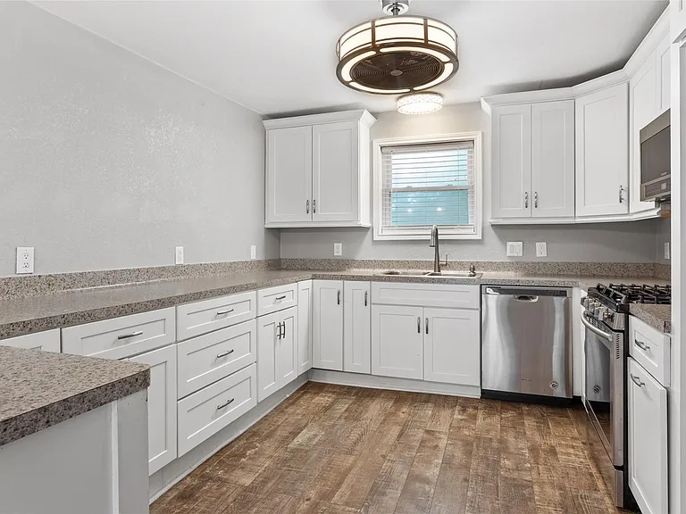 3310 Oak Dr — Photo 11