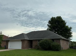 406 N Becky Cir, Nixa, MO 65714