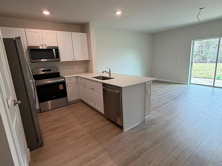 8375 Everly Preserve Dr — Photo 2