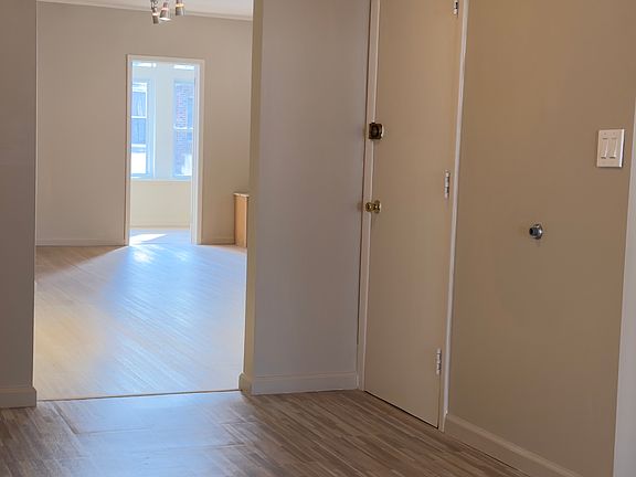 3rd image of 1827 67th St Unit 1