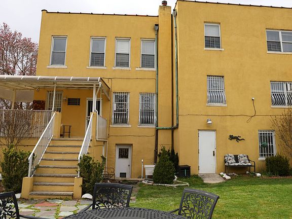 4th image of 2740 Lurting Ave