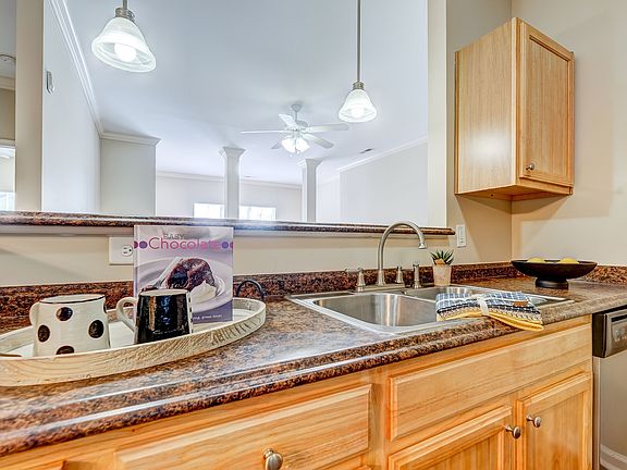 4th image of 101 Carden Pl #139E