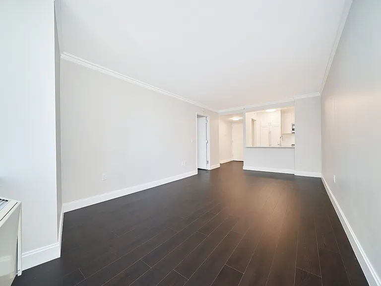 160 Riverside Blvd #12C — Photo 3