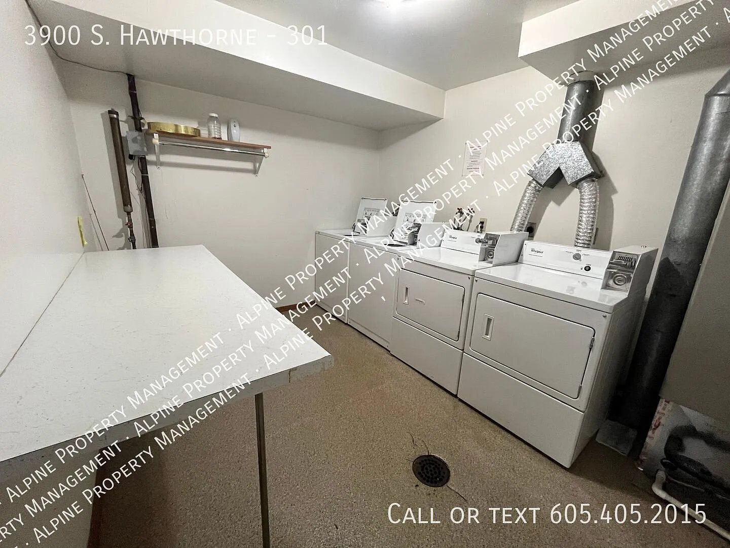 Spacious 2 Bed/1 Bath Apartment with Garage! — Photo 4