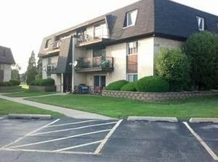 11127 S 84th Ave APT 1A, Palos Hills, IL 60465