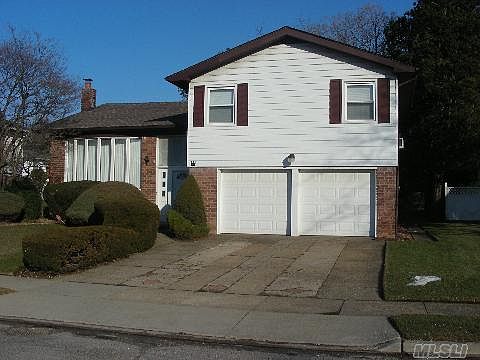 1st image of 11 Jackie Dr
