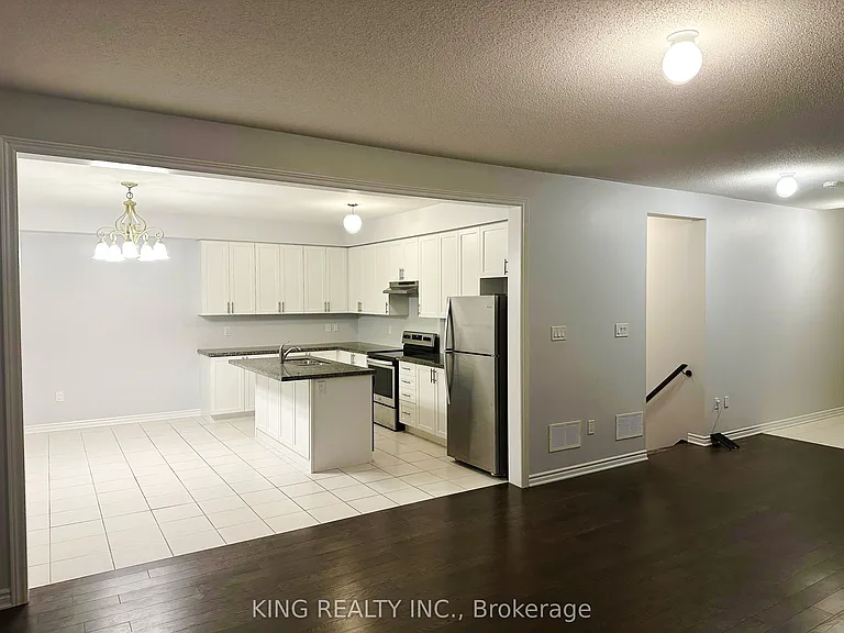 1012 Barton Way — Photo 4