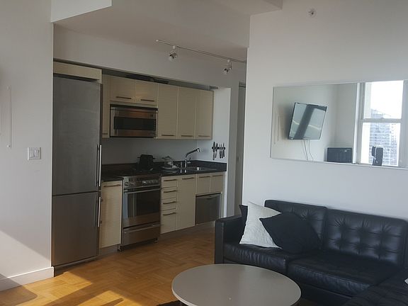 3rd image of 20 Exchange Pl APT 5405