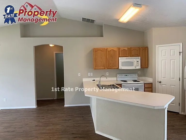 3316 Coachman Ct — Photo 6