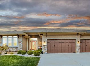 1612 SW Whistle Dr, Lees Summit, MO 64082