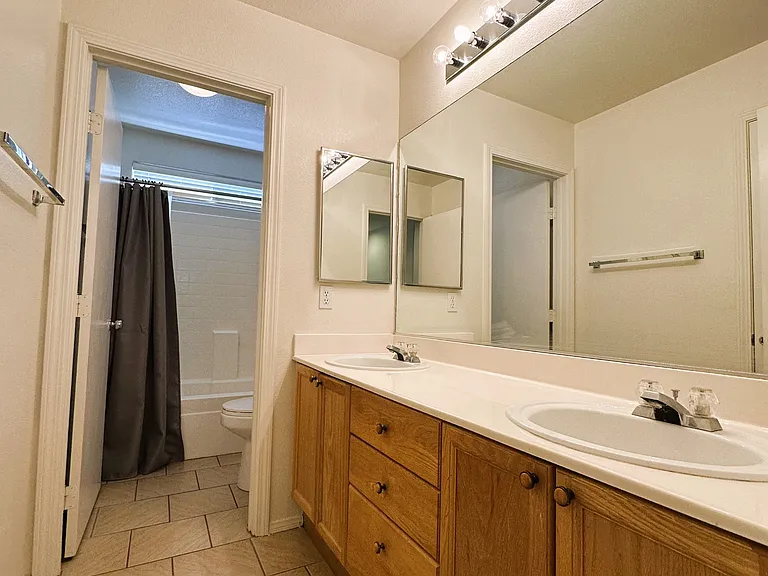 273 Rolling Springs Dr — Photo 4