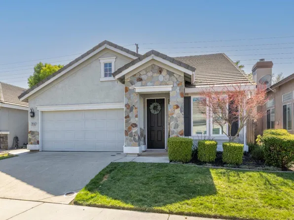 7916 Robinson Dr, Roseville, CA 95747