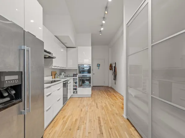 23 Waverly Pl APT 6M, New York, NY 10003