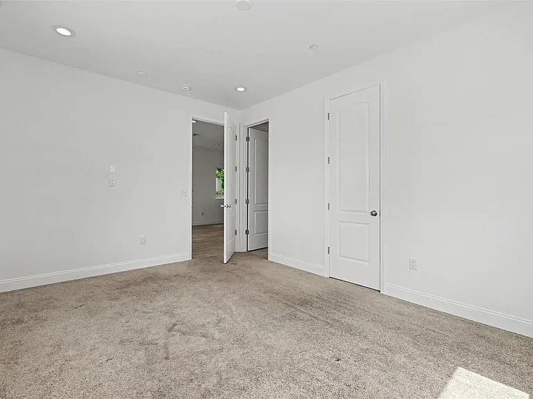 1018 7th Ave S — Photo 39