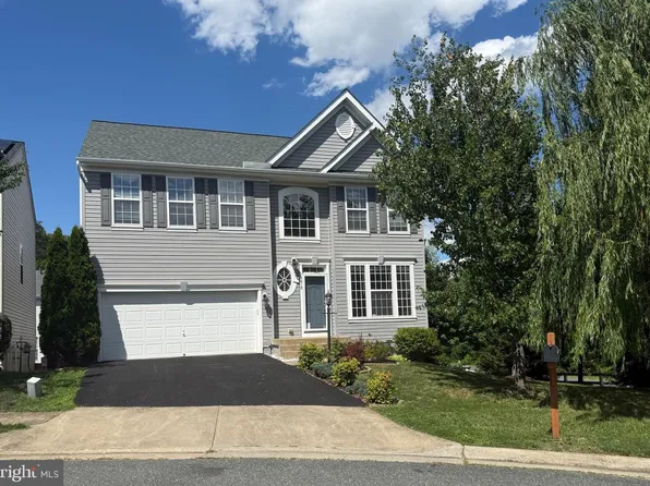 17515 Mina Ln, Dumfries, VA 22025