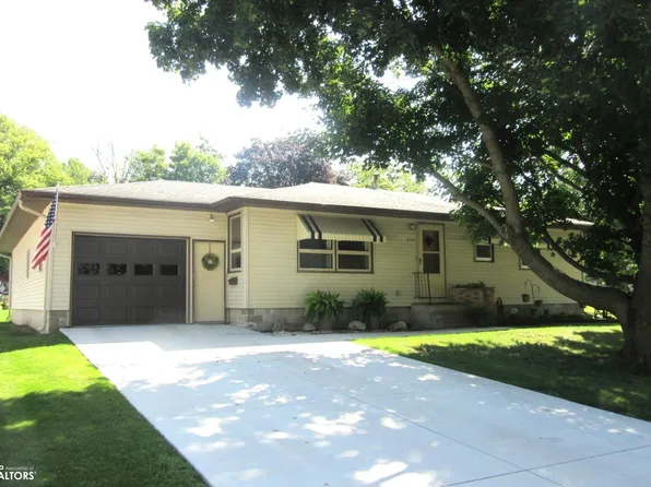 835 N 13th St, Forest City, IA 50436